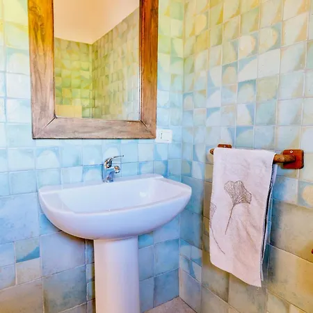 Hotel apartamentowy With Swmming-pool In Badesi, With Private Outdoor Area