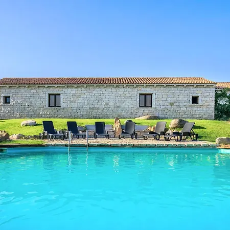 With Swmming-pool In Badesi, With Private Outdoor Area