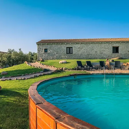 With Swimming-pool In Badesi, With Private Outdoor Area Appart hôtel 3*