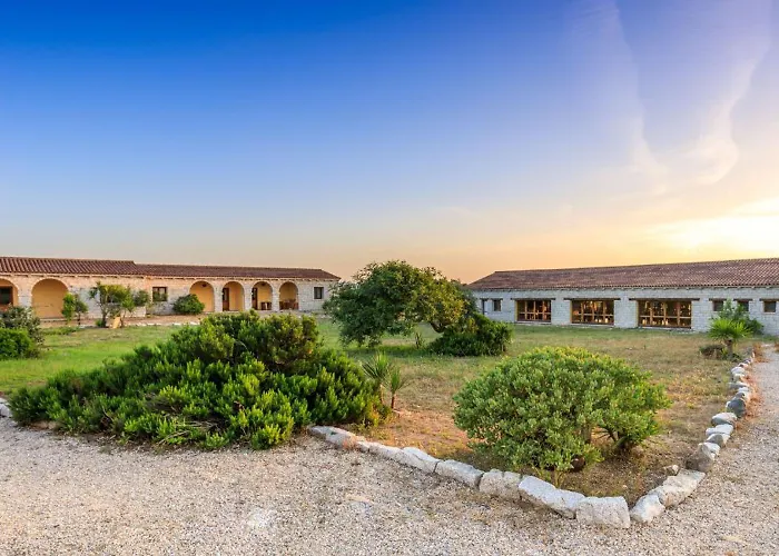 شقة فندقية With Swimming-pool In Badesi, With Private Outdoor Area